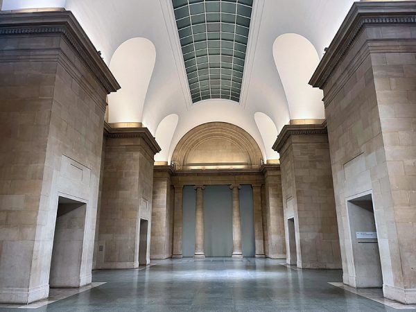 Tate_Britain_Duveen_Galleries_Armadillo_Lighting_ (1)